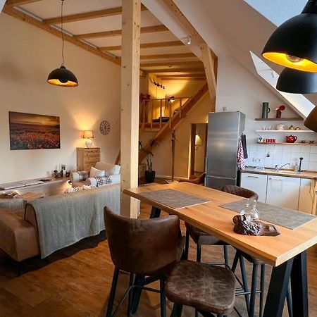Kungs Ferienwohnung 콧부스 외부 사진