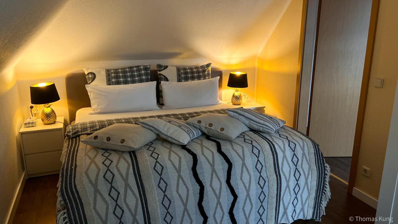 Kungs Ferienwohnung 콧부스 외부 사진